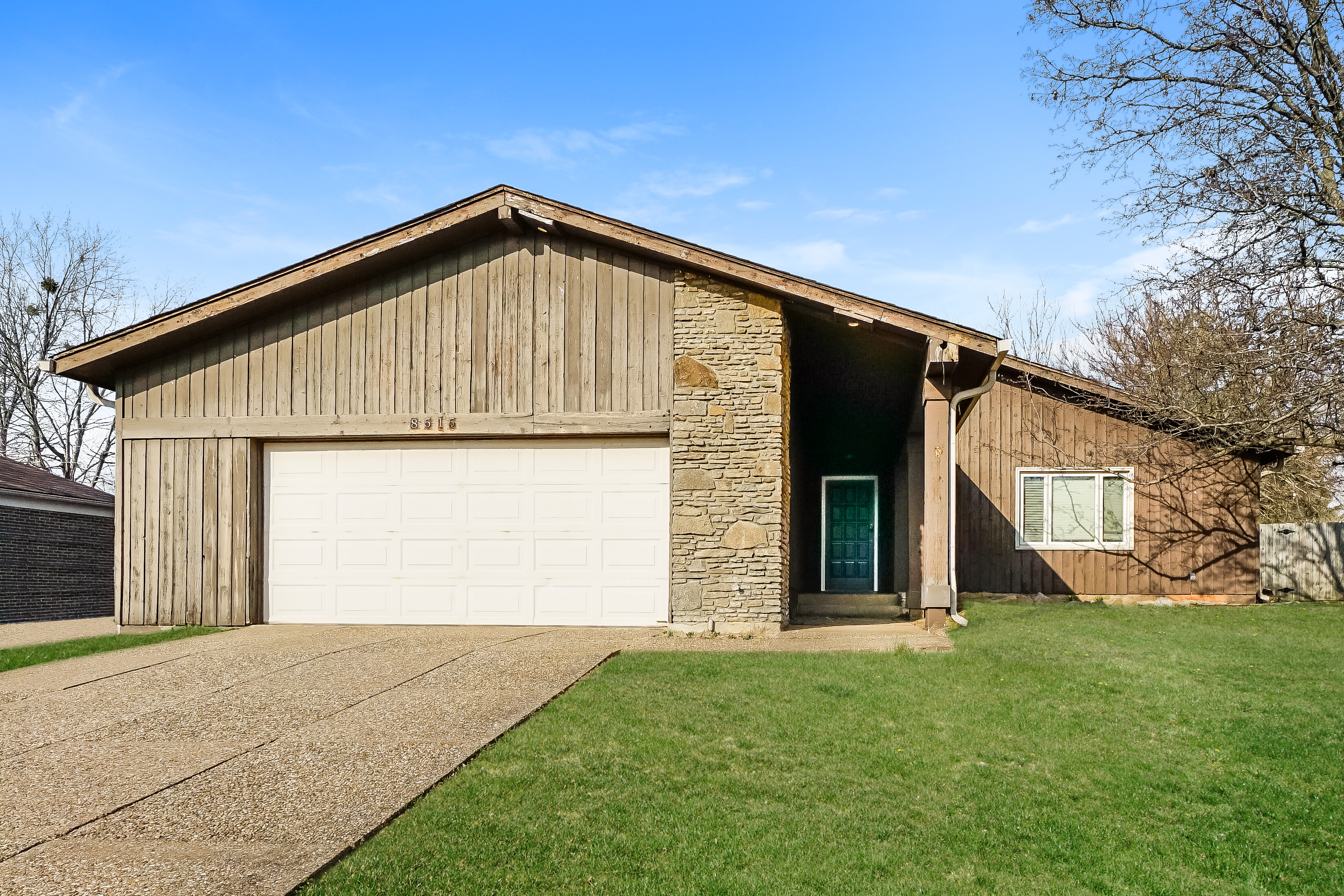 8515 Bronzewing Ct Louisville, KY 40299